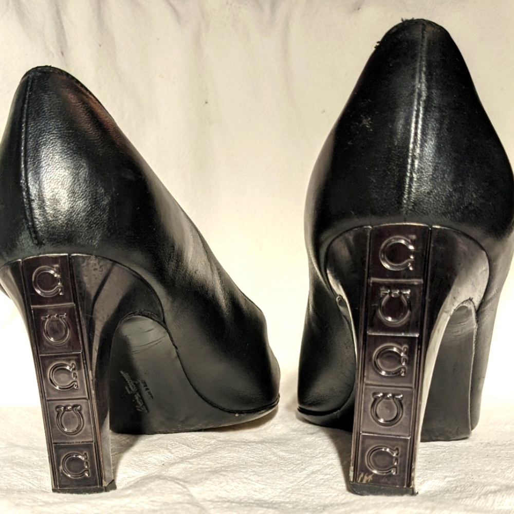 Vintage Women's Size 9 Salvatore Ferragamo 3" Black Captoe Heels